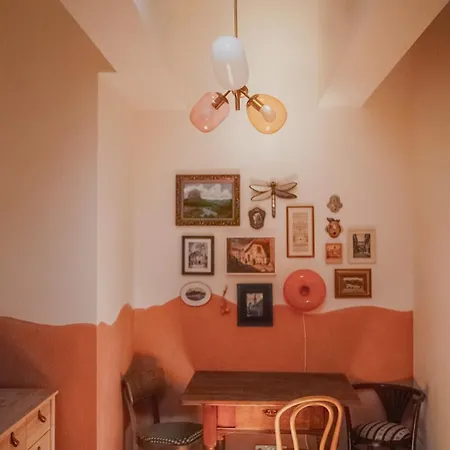 Cozy In The Heart Of The Old Town *